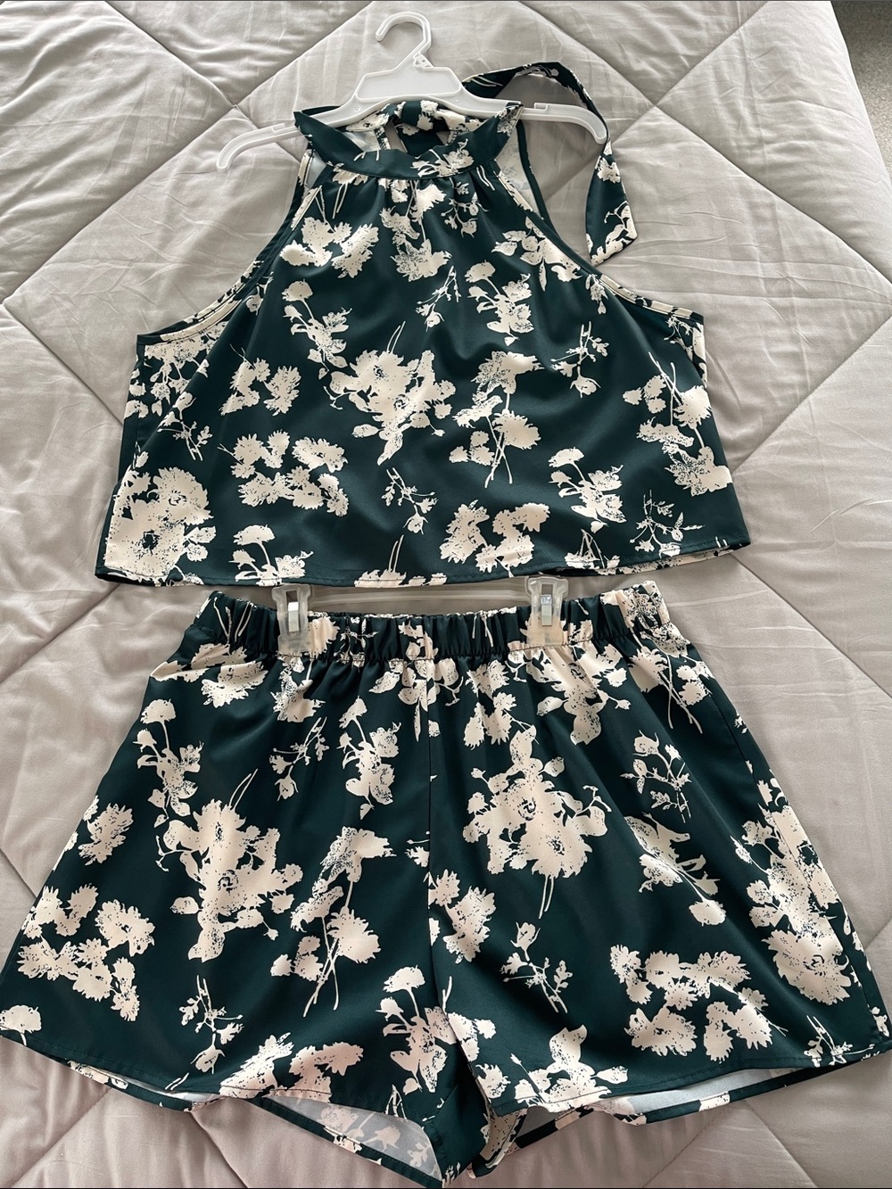 Two-Piece Floral Crop Top & Shorts Set in Dark Green and White